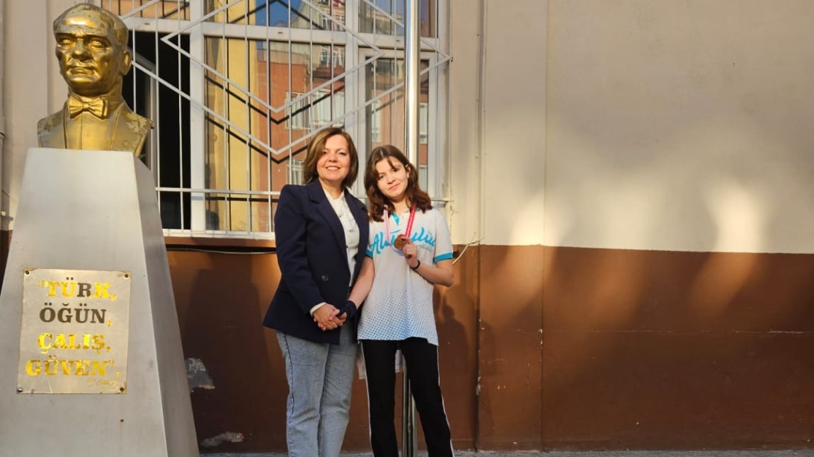 Balıkesir Yıldızlar Tekvando 3.sü Büşra ÇEKİN